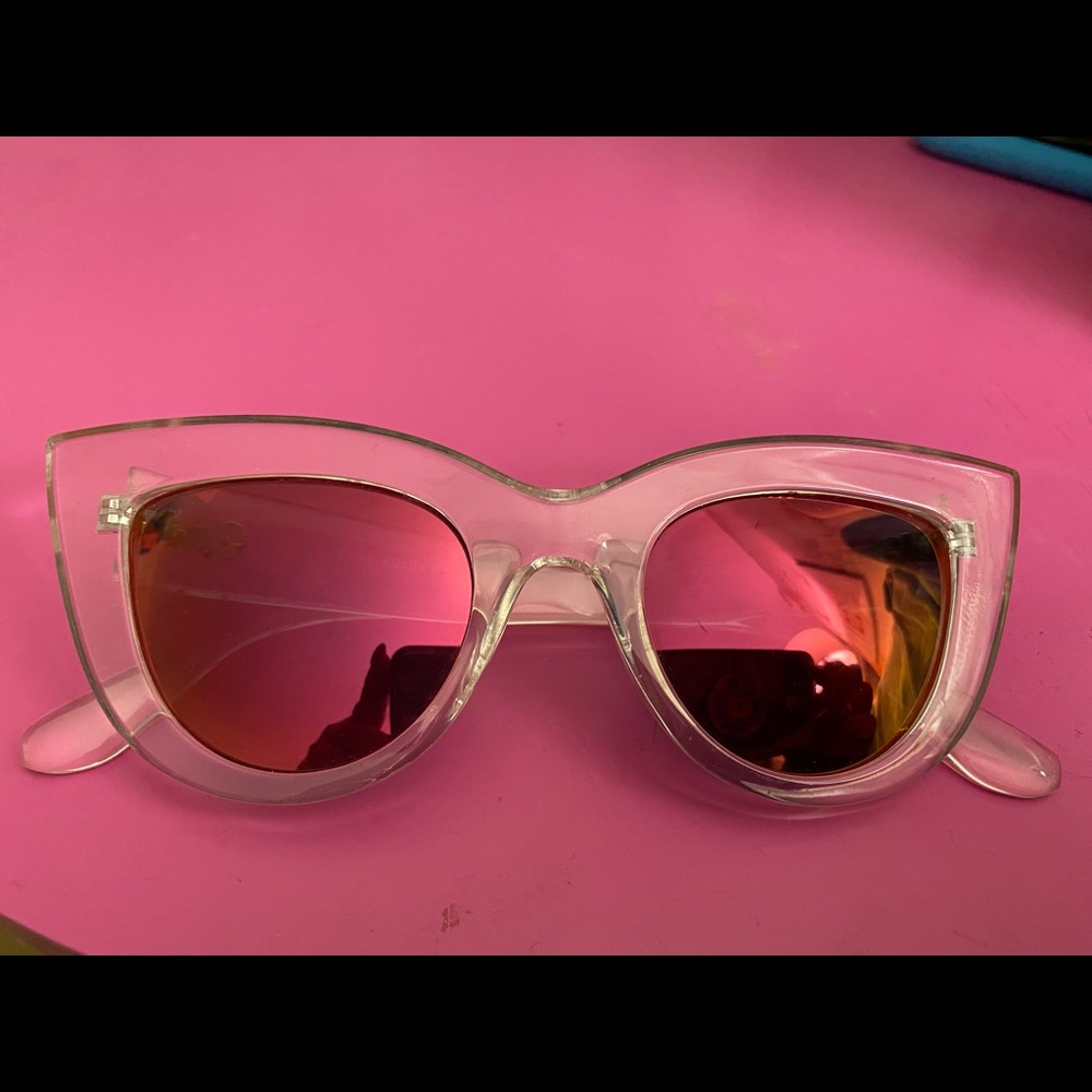 Very Hard to Find Quay Australia Kitti Sunglasses